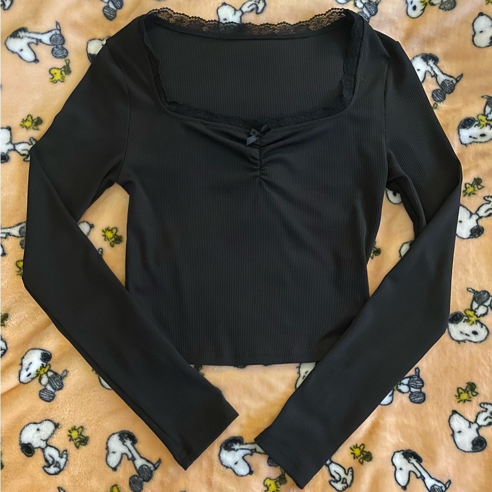Black Laced Long Sleeve Crop Top